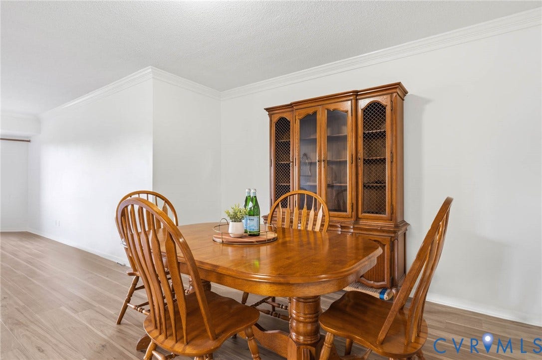2956 Hathaway Road, #U407, Richmond, VA 23225 Crown molding accents white walls