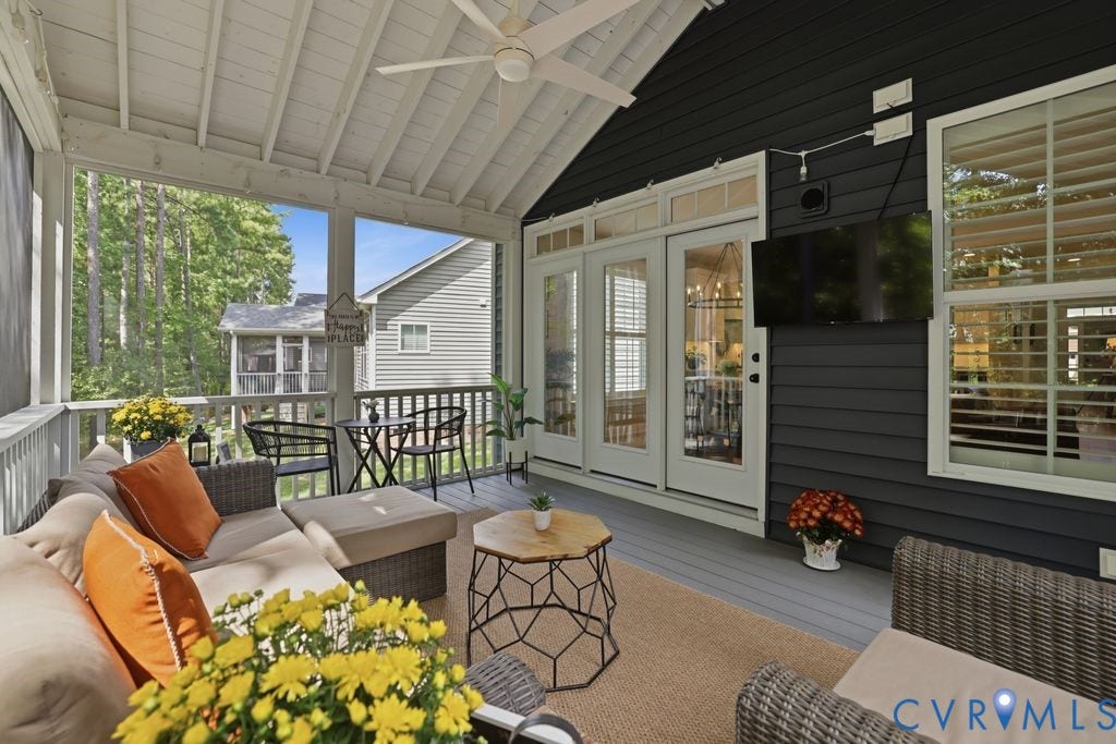 Screened in porch