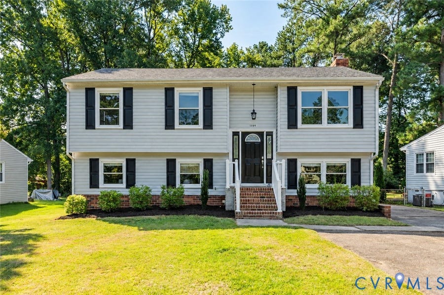 Property photo for 1109 Walnut Drive, Chester, VA