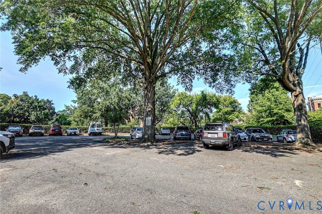 Convenient parking at next door lot