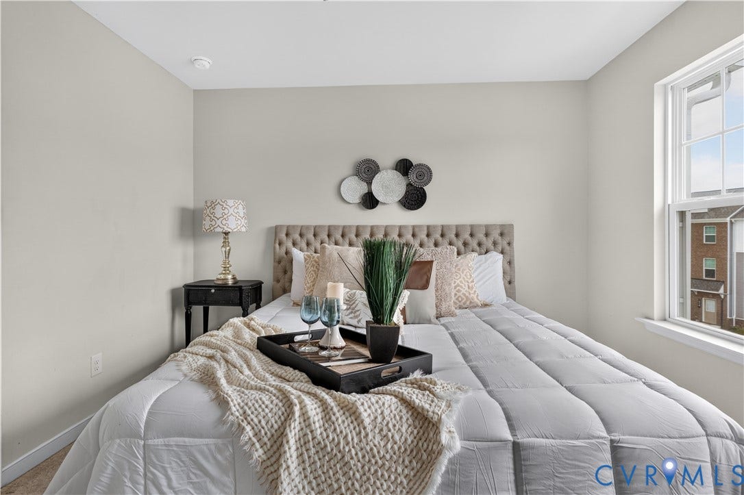 Light-toned wall finishes