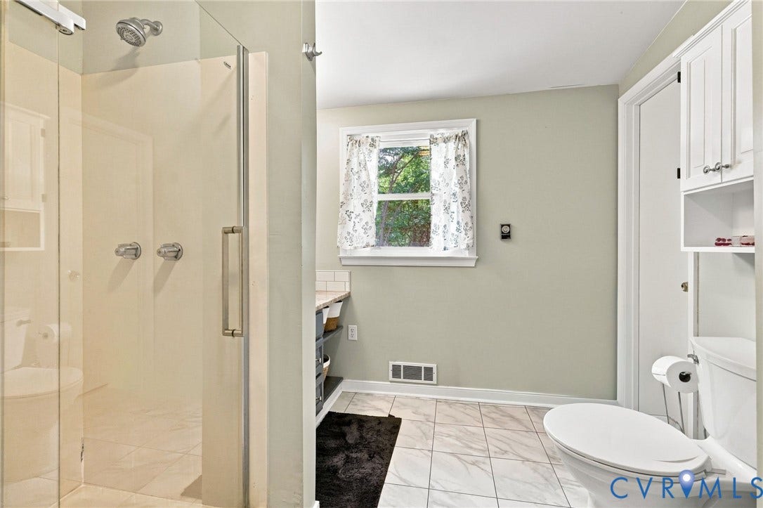 Upstairs full bath