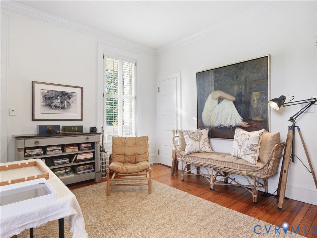 1829 Floyd Avenue, The Fan, Richmond, VA 23220 Currently used as an art studio, a well proportioned bedroom with door to covered balcony.