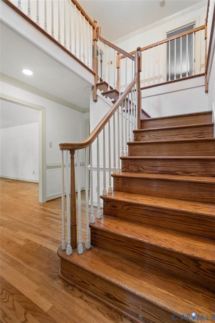 9008 Norwick Road, Henrico, VA 23229 Front staircase