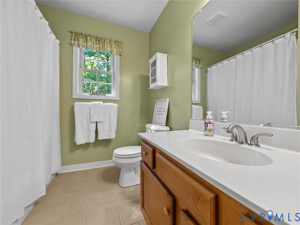 4305 Obscurity Lane, Mattox Woods, Powhatan, VA 23139 FULL HALL BATH ON THE SECOND FLOOR