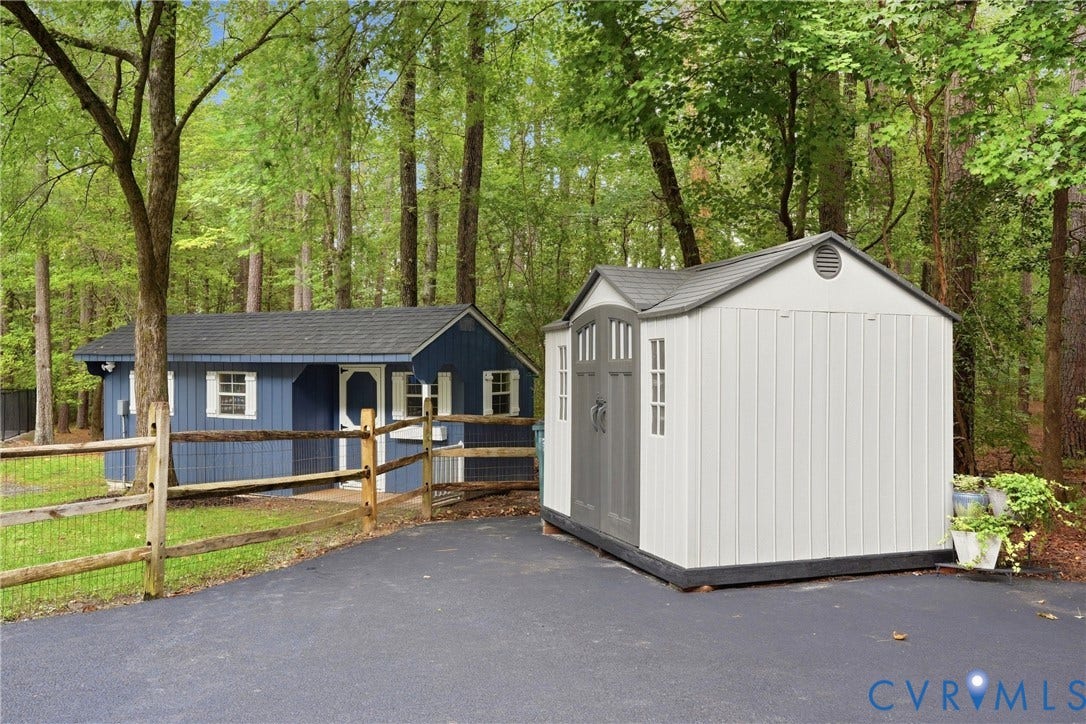 11150 Hames Lane, Glen Allen, VA 23059 Second shed on driveway