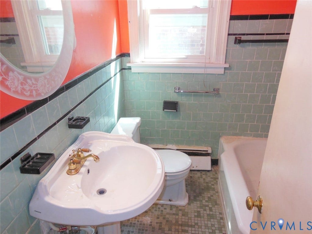2203 Seminary Avenue, Richmond, VA 23220 Full Bathroom on 1st Floor