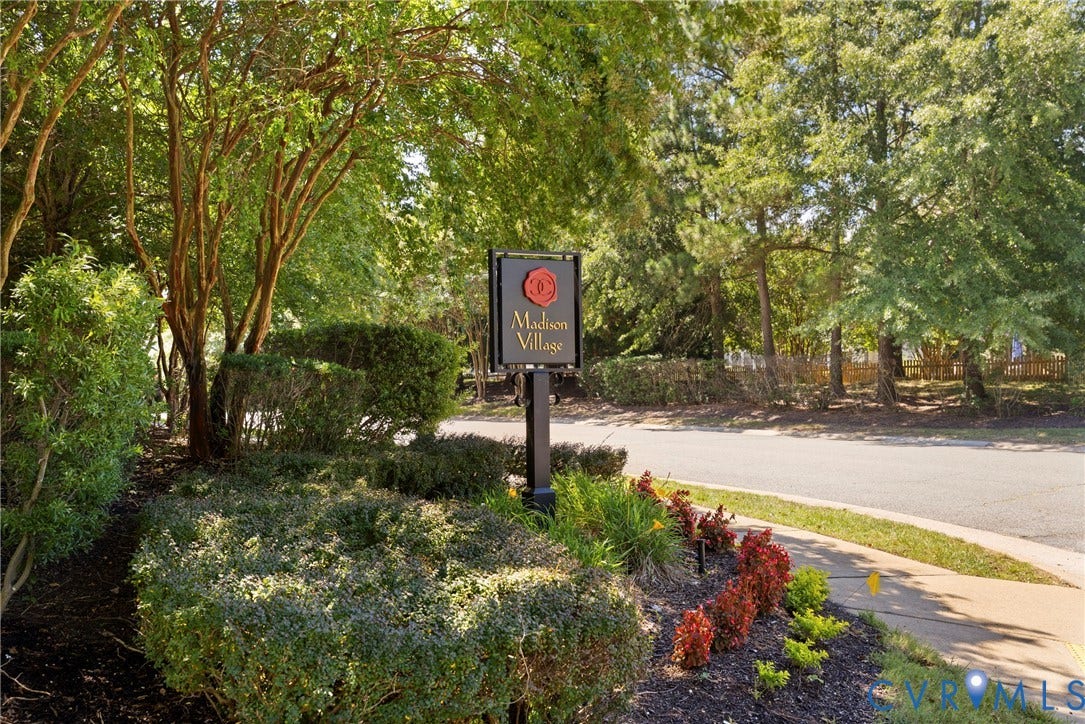 14119 Shawhan Place, Charter Colony, Midlothian, VA 23114 Madison Village entry sign featuring a black post and red rose emblem