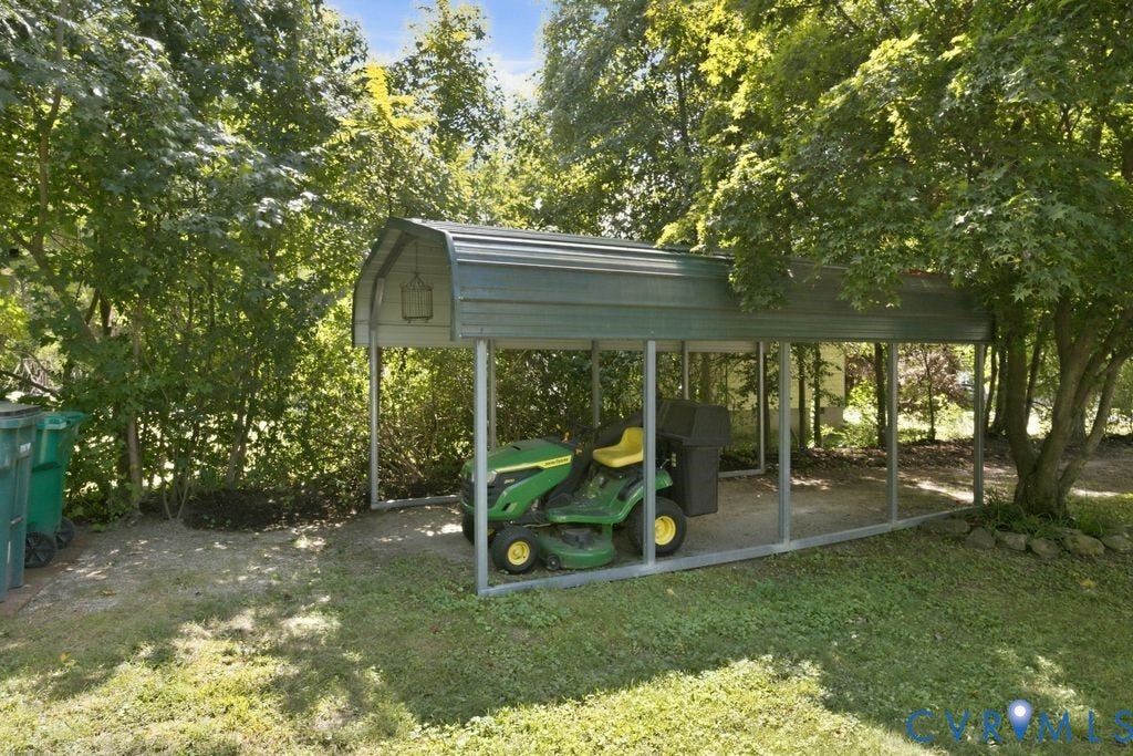 8409 Broadway Avenue, Henrico, VA 23228 8409 Broadway Avenue, Henrico, VA 23228