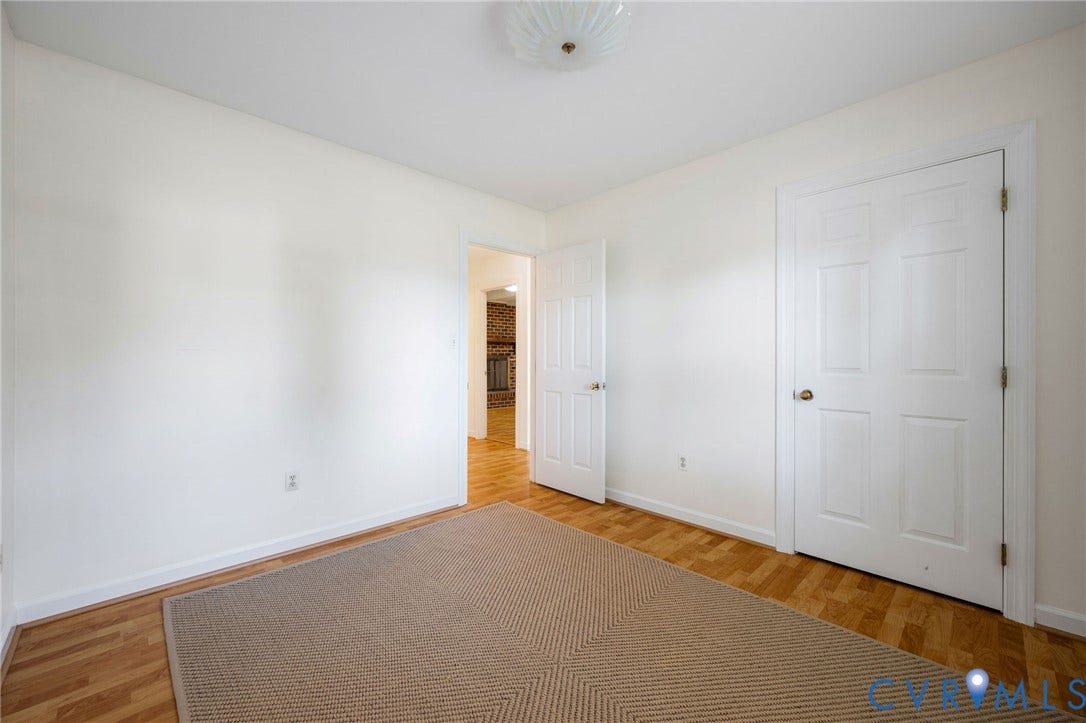 3356 Seaton Road, Petersburg, VA 23805 Bedroom 3 - 1 window. Ceiling-mounted light & closet.
