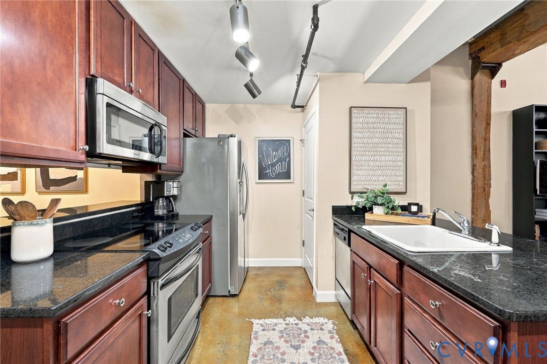 815 Porter Street, #U106, Manchester, Richmond, VA 23224 Kitchen with Stainless appliances