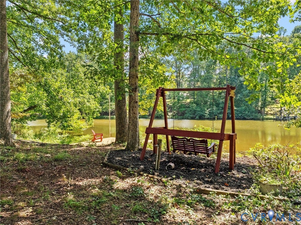2135 Lakeview Drive, Lake Shawnee, Powhatan, VA 23139 Lake Life!!