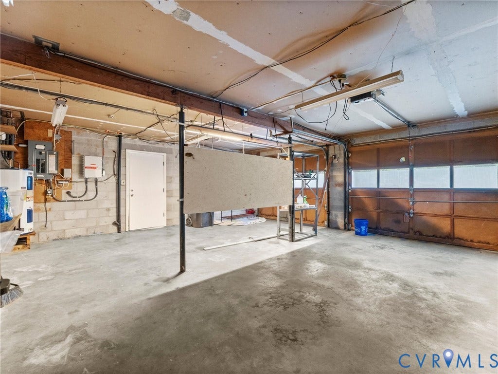 2135 Lakeview Drive, Lake Shawnee, Powhatan, VA 23139 Concrete floor, 2 car garage