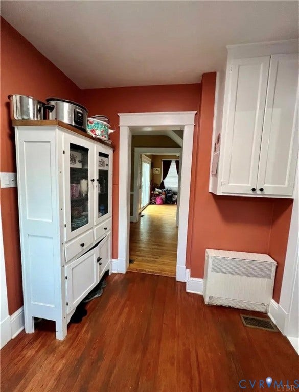 13232 W James Anderson Highway, Courthouse Area, Buckingham, VA 23921 Wood-finish flooring with white trim and painted walls