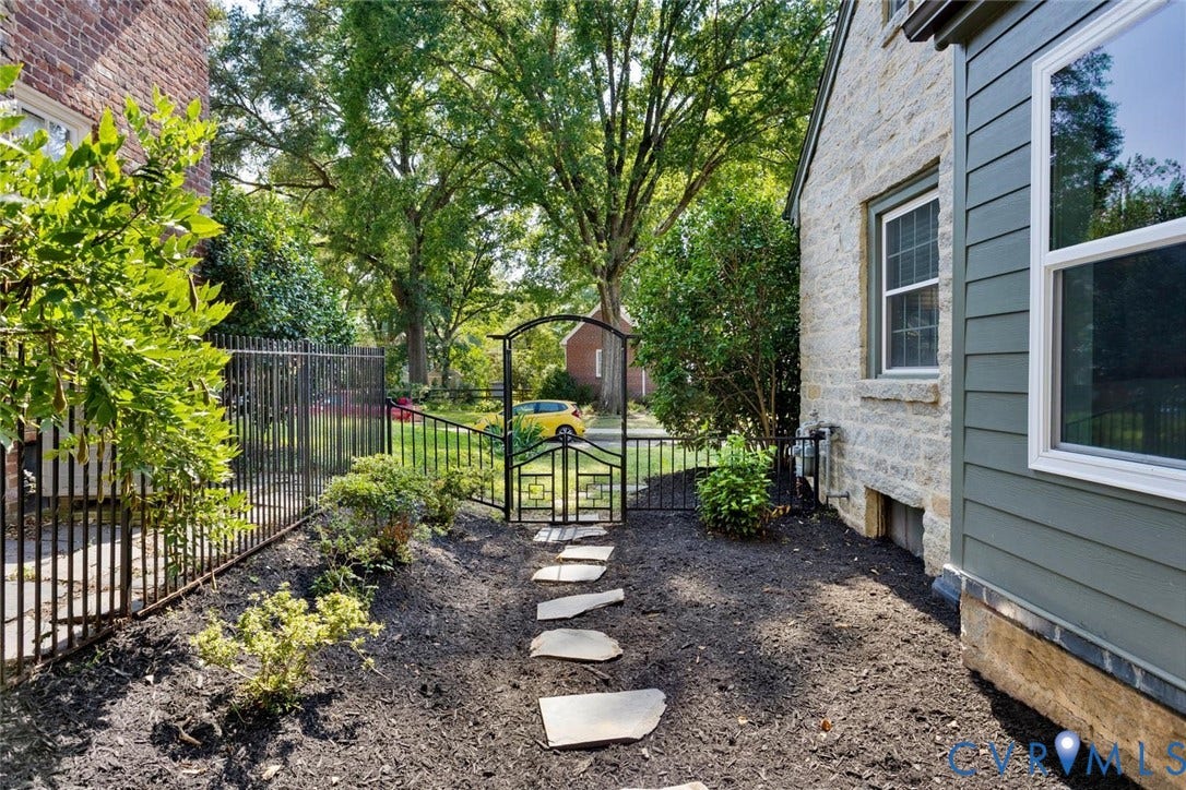 5113 King William Road, Westover Hills, Richmond, VA 23225 Stone and siding exterior with white window frames