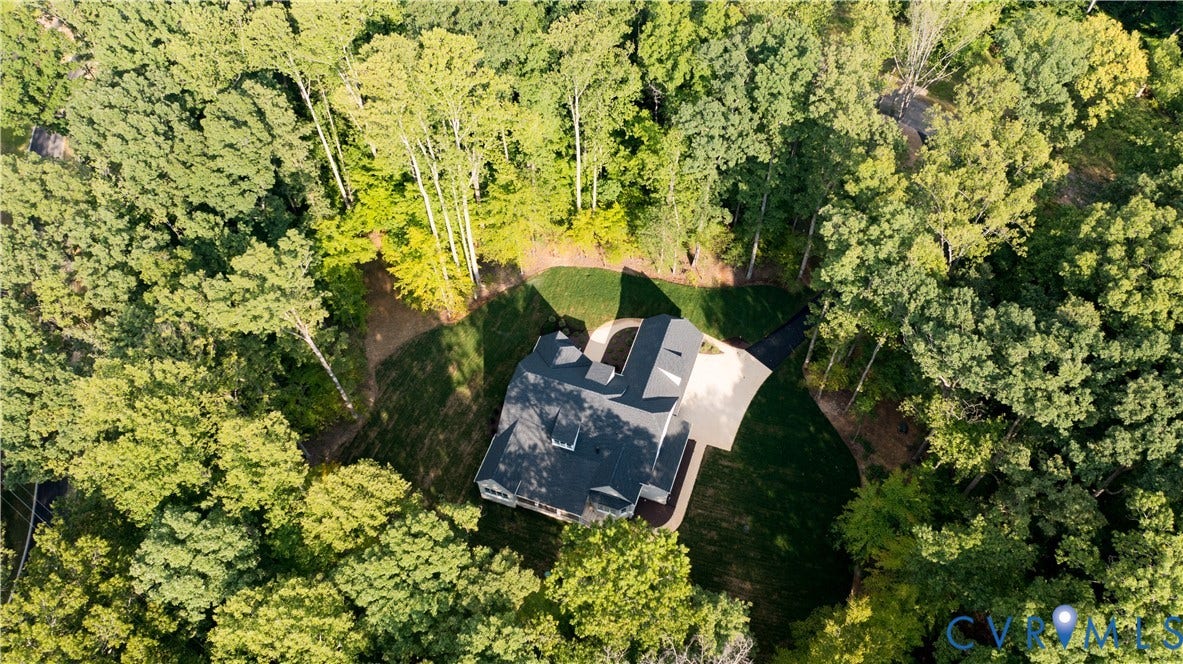 Photo from Boone Homes Gallery; photo of similar home, not home for sale; upgrades shown
