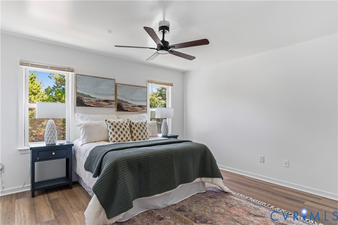 952 Pleasant Street, Henrico, VA 23223 Bright room featuring wood-finish flooring and a ceiling fan