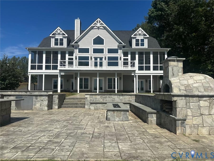 Property photo for 926 Fairview Drive, Mineral, VA