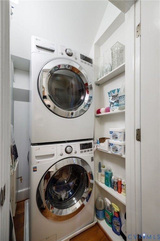 513 St Albans Way, Richmond, VA 23229 Convenient 1st floor laundry