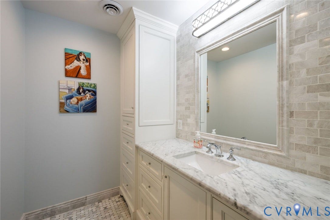 513 St Albans Way, Richmond, VA 23229 Primary marble bath