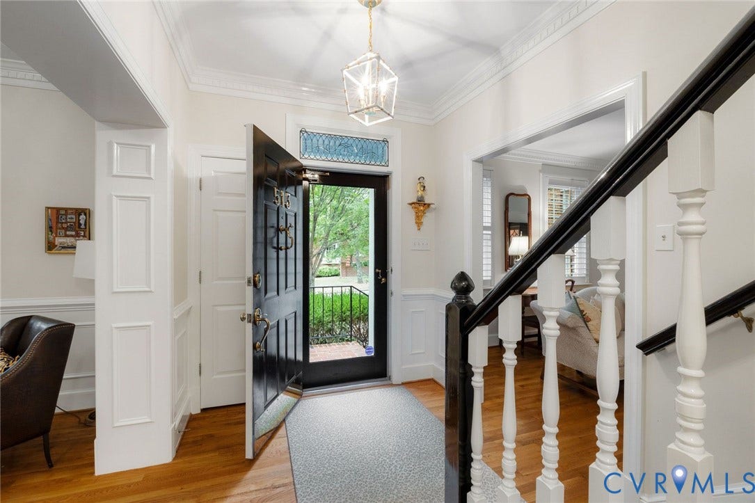 513 St Albans Way, Richmond, VA 23229 Beautiful hardwood floors throughout levels 1 and 2