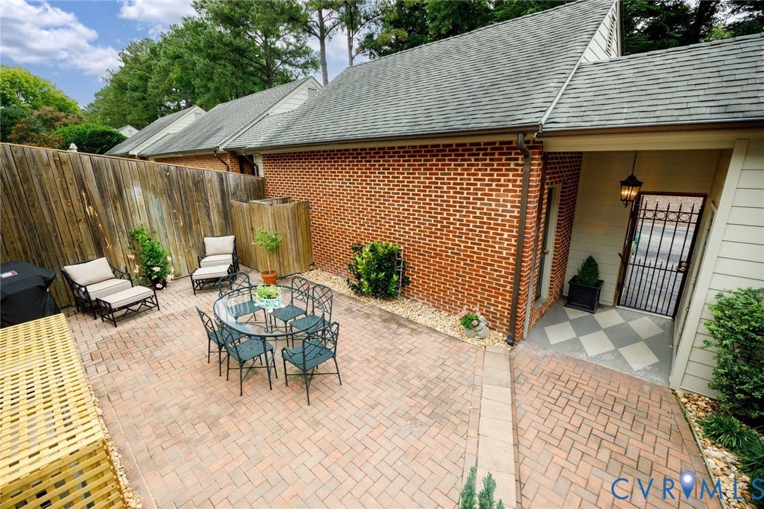 513 St Albans Way, Richmond, VA 23229 Rear brick courtyard