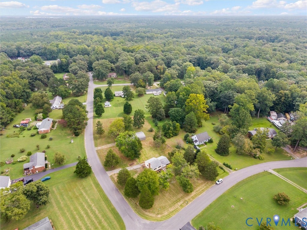 7361 Creekridge Road, Henrico, VA 23231 Expansive residential area with mature trees and paved roads