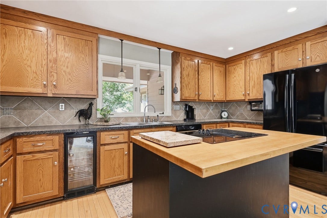 13701 Harbourwood Road, Harbourwood, Midlothian, VA 23112 Flat surface cooking, wine cooler.
