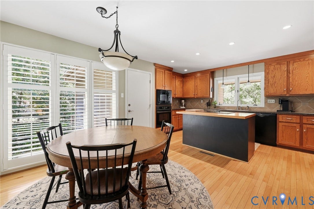 13701 Harbourwood Road, Harbourwood, Midlothian, VA 23112 Great natural light!