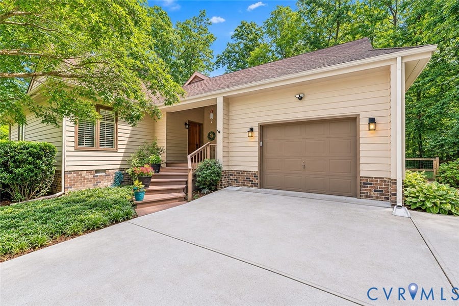 Property photo for 13701 Harbourwood Road, Midlothian, VA