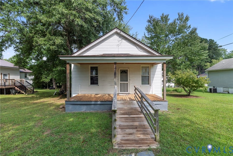 Property photo for 1418 12th Street, Victoria, VA