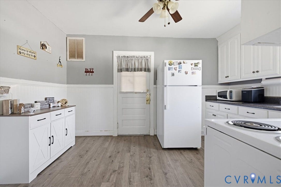 216 Conduit Road, Riverside Park, Colonial Heights, VA 23834 LVP, white wainscoting and upper refinished cabinetry
