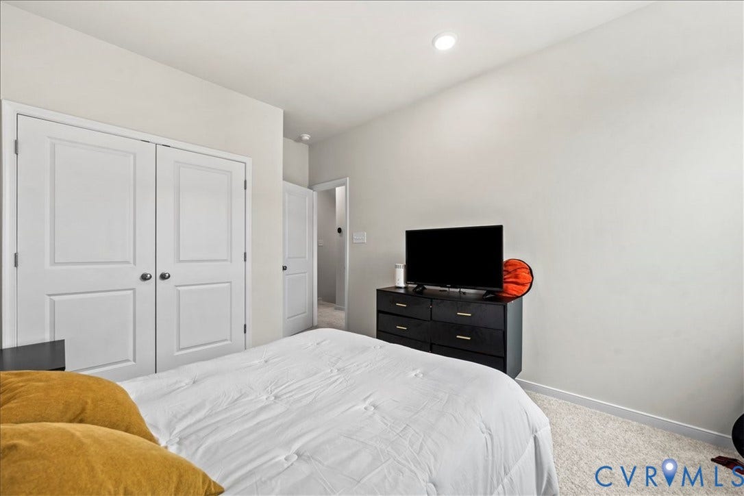 412 Quiet Breeze Alley, Chesterfield, VA 23113 Recessed ceiling lighting, paneled interior doors, and neutral wall tones