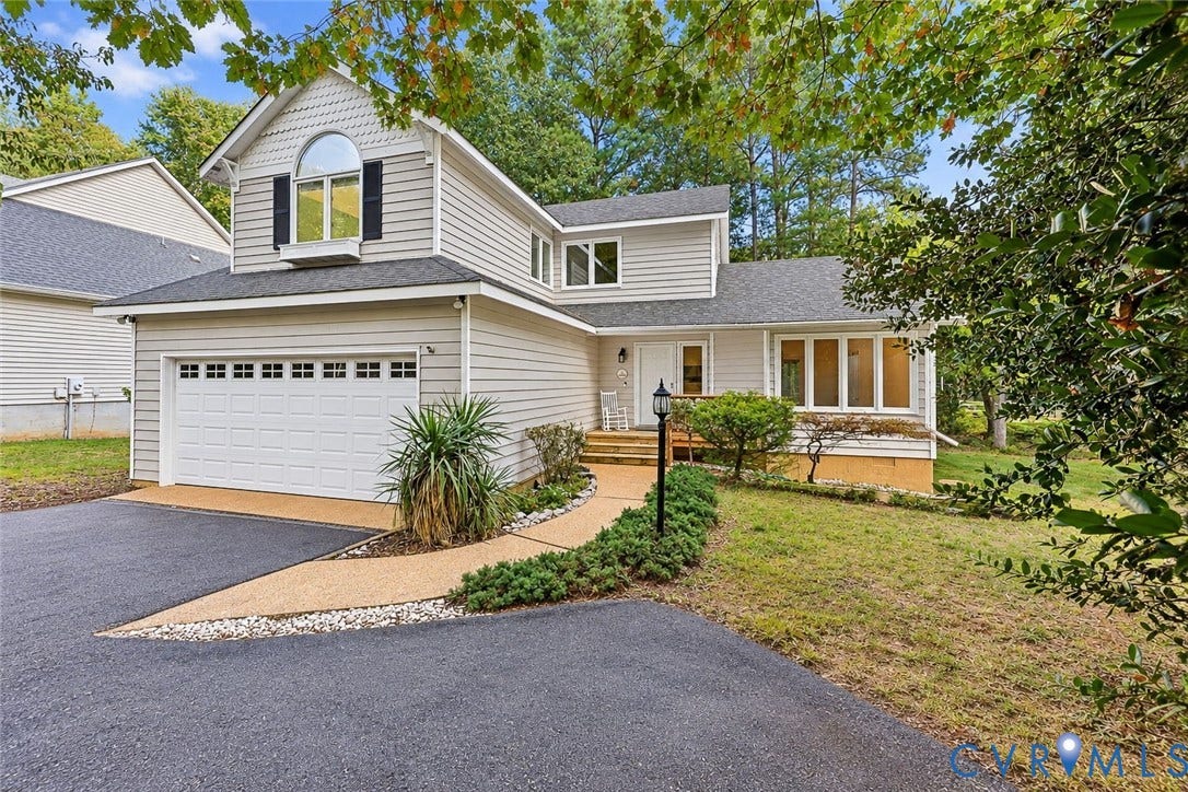 3211 Regatta Pointe Court, Brandermill, Midlothian, VA 23112 Paved drive with extra parking space