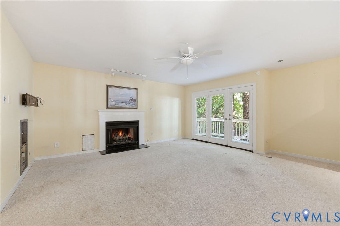 3211 Regatta Pointe Court, Brandermill, Midlothian, VA 23112 Gas fireplace, access to deck. Built-in stereo cabinet and niche for woofer.