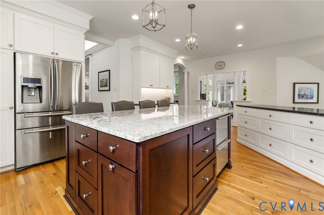 17 Quail Run Drive, Manakin Sabot, VA 23103 Large island with seating