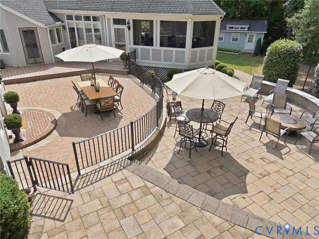 17 Quail Run Drive, Manakin Sabot, VA 23103 Large terrace overlooking hole #3 of Manakin course