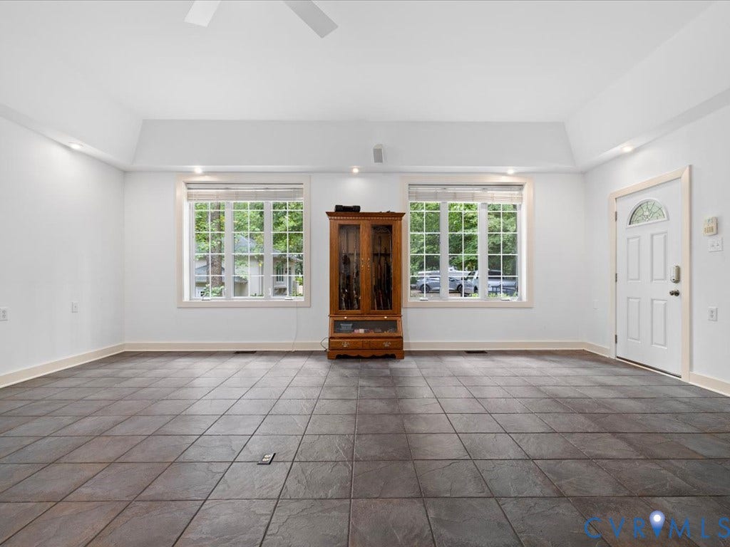 147 Oyster Cove Landing, Hartfield, VA 23071 Tray ceiling with recessed lighting