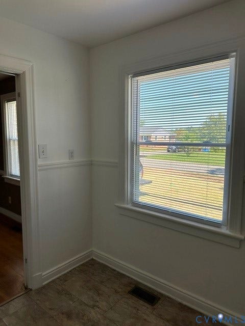 3311 Lanceor Drive, Henrico, VA 23060 Window with horizontal blinds and white trim