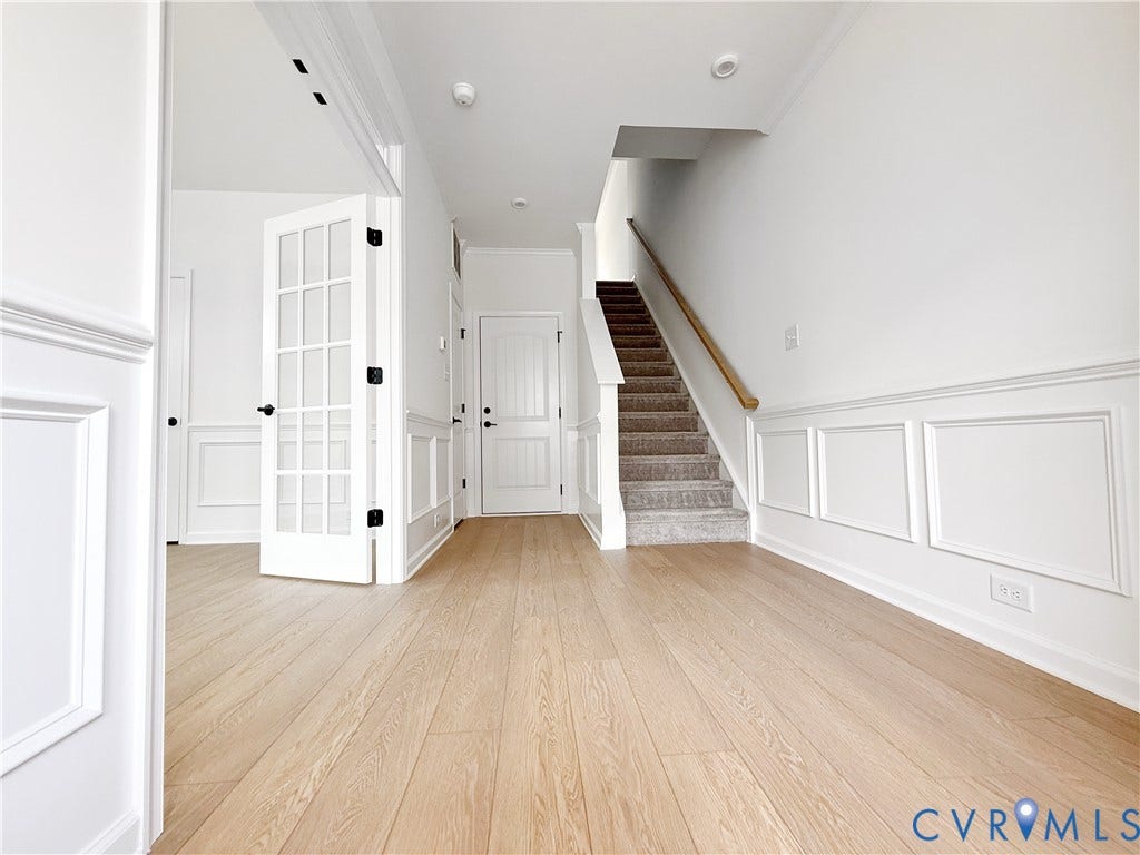 2401 Flora Boulevard, Townes At Arcadia, Henrico, VA 23231 This photo shows a similar floorplan and quality level to Eastwood Homes. Actual design selections and layout may vary.