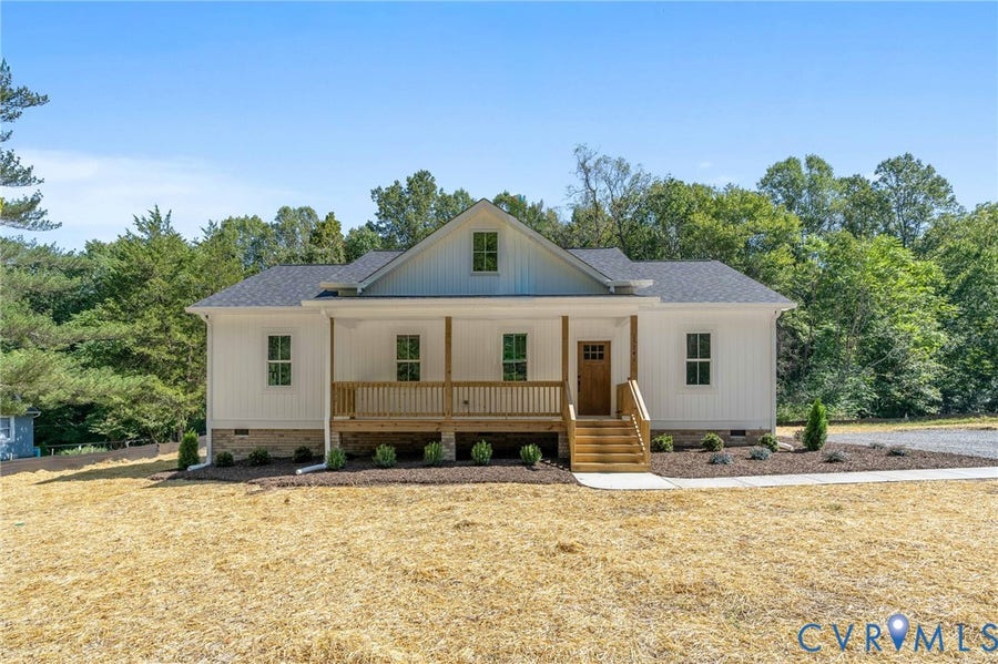 Property photo for 15241 Hilldale Avenue, Bowling Green, VA