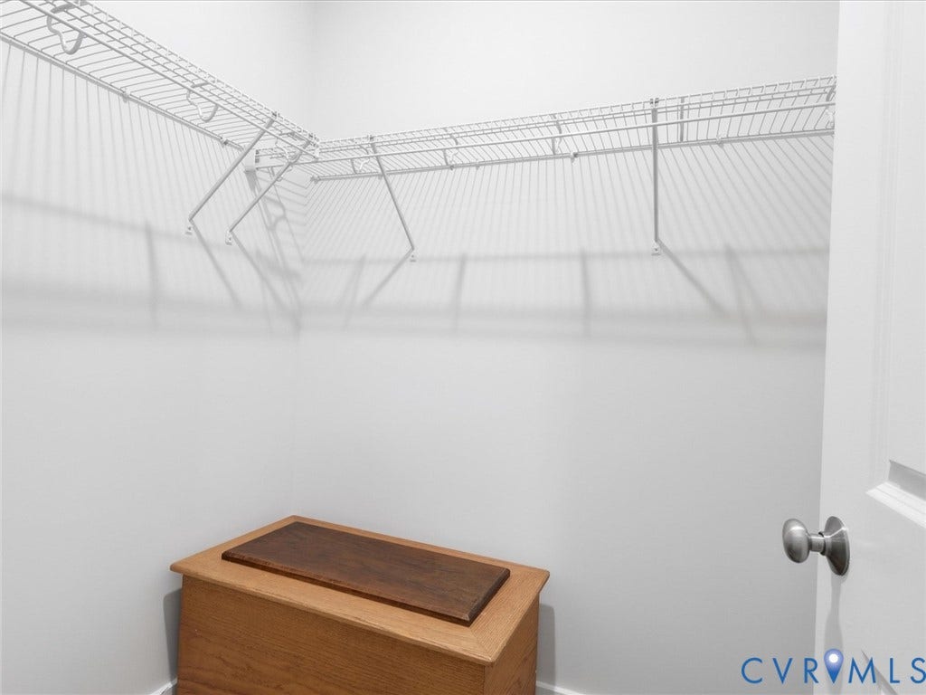 3102 Kensington Lane, Goochland, VA 23063 Corner wire shelving system