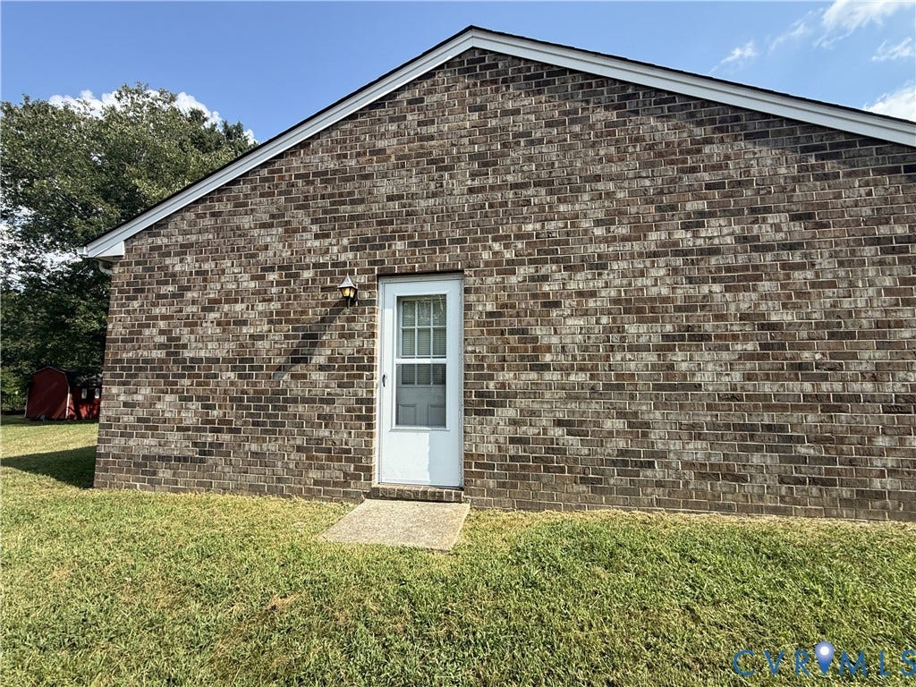 4512 Greenbriar Drive, Chester, VA 23831 Side