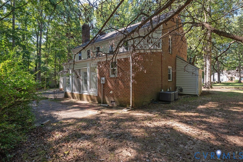 13830 Hailsham Circle, Salisbury, Midlothian, VA 23113 Brick exterior with white siding accents and a screened-in porch