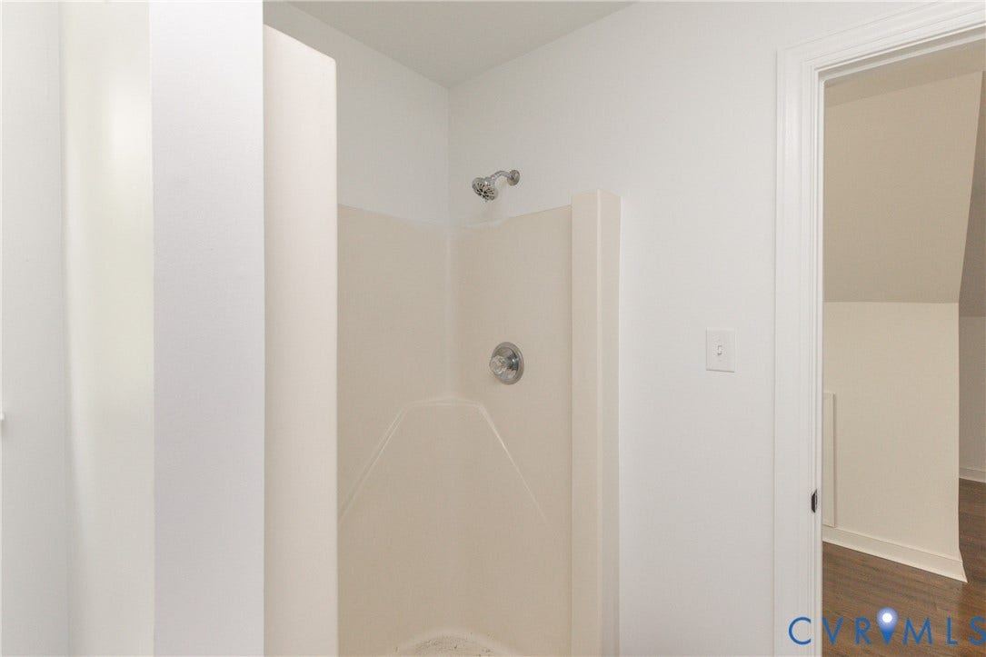 10541 Glencoe Road, Henrico, VA 23060 Built-in shower with chrome fixtures