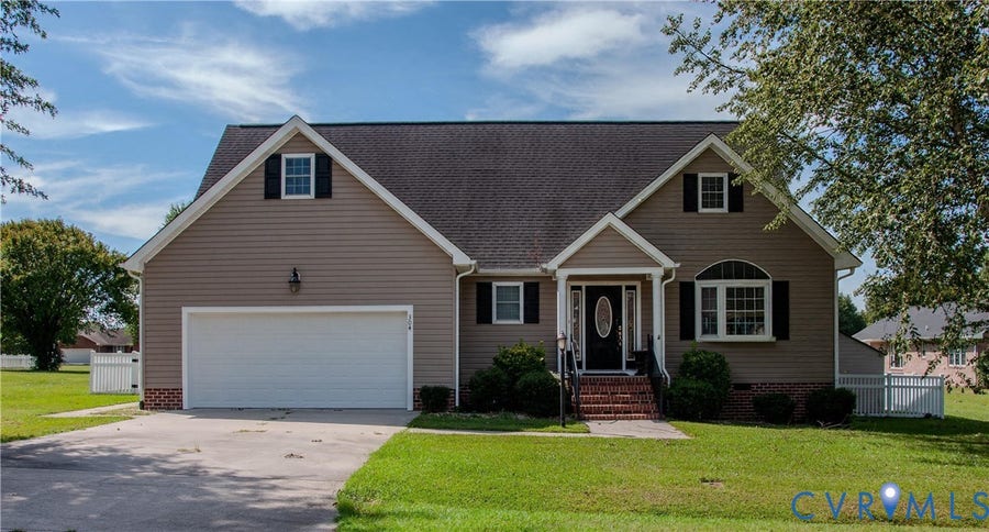 Property photo for 304 Meadow Circle, Emporia, VA
