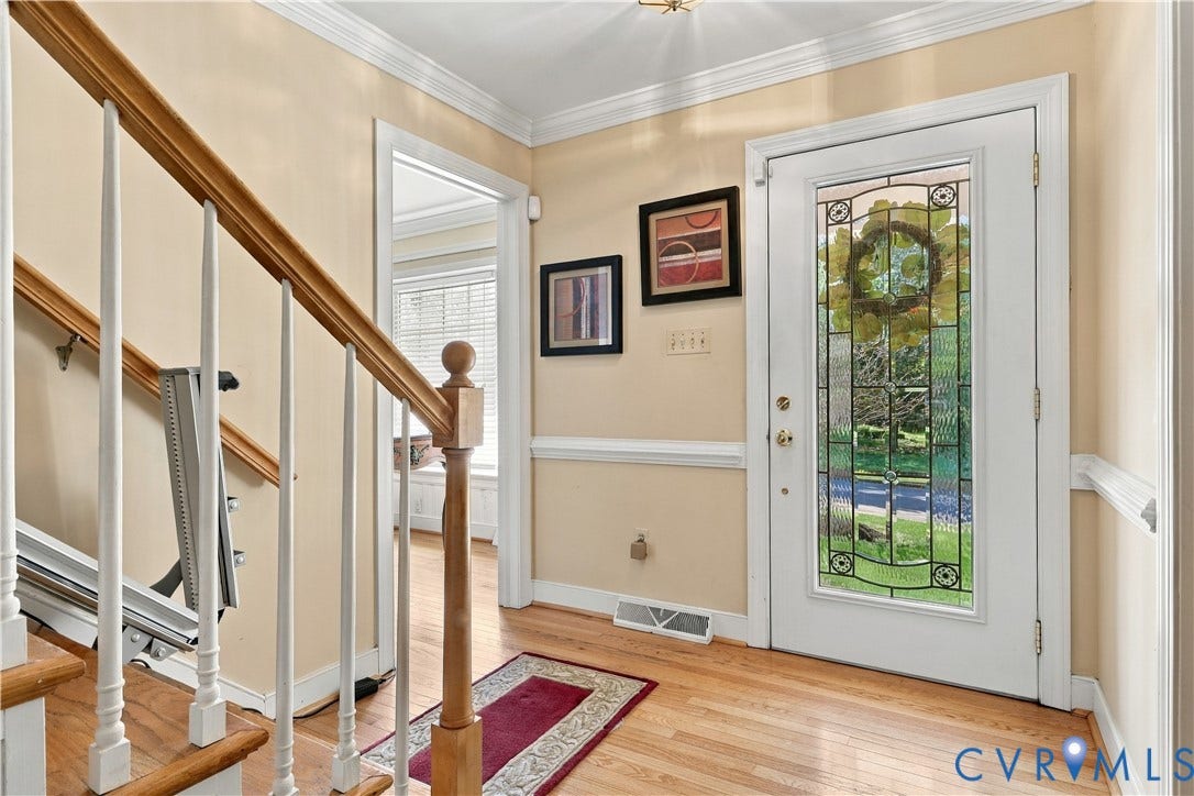 8307 Wallingford Lane, Chickahominy Bluffs, Henrico, VA 23227 Crafted wood staircase with white balusters