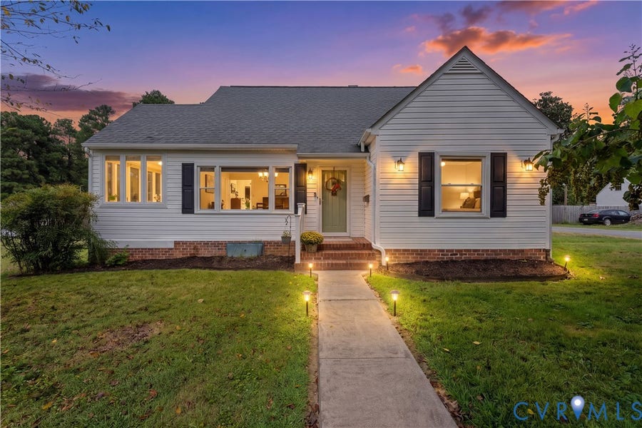 Property photo for 1400 W Carolina Avenue, Nottoway, VA