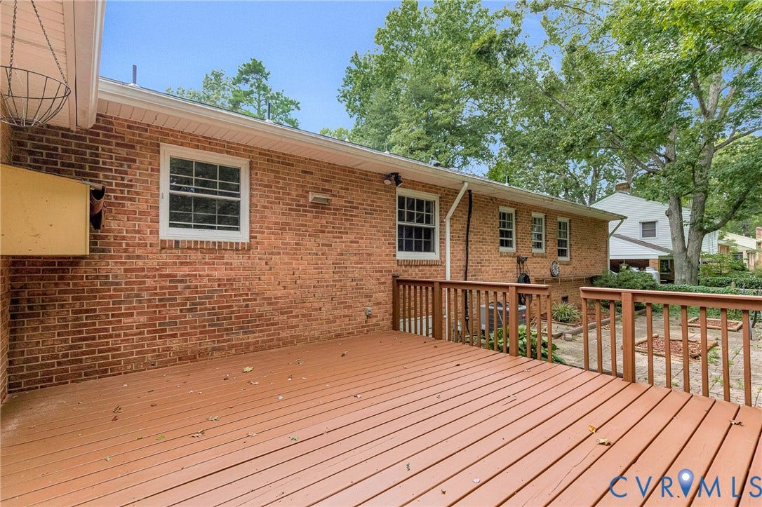 5215 Sprucewood Avenue, North Chesterfield, VA 23234 Spacious wood-finish deck with railing