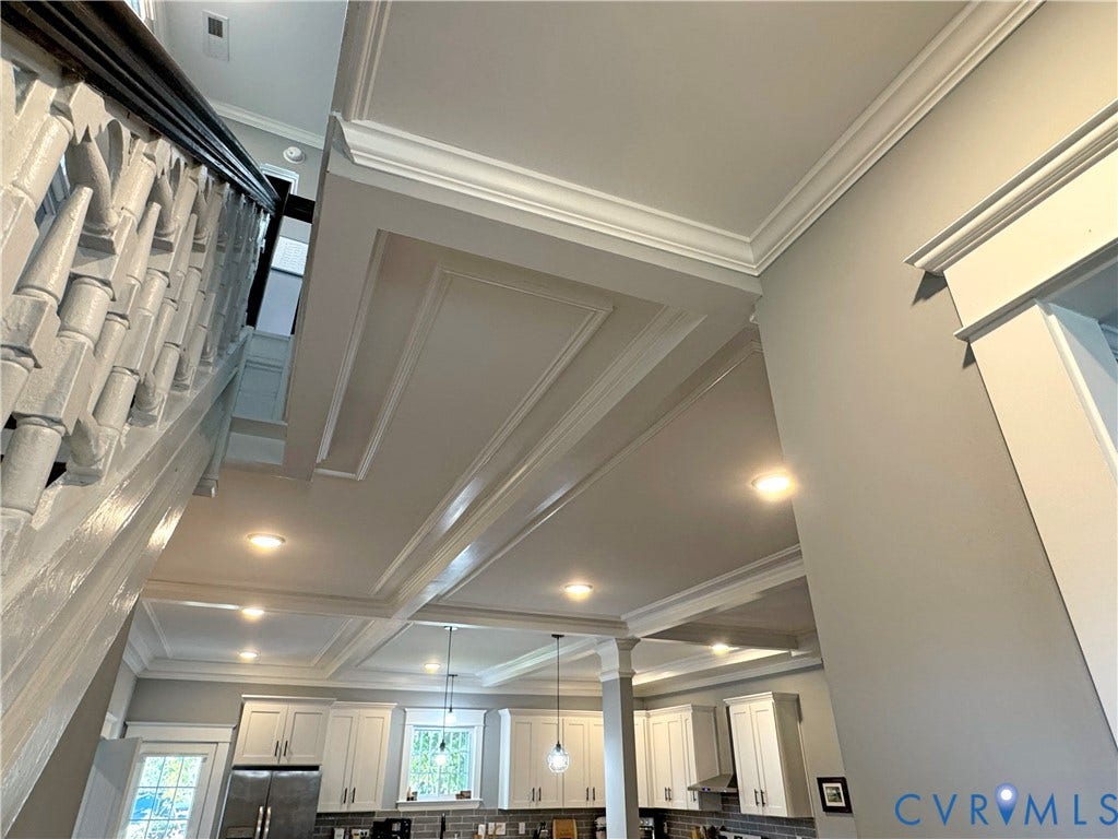 Detailed ceiling